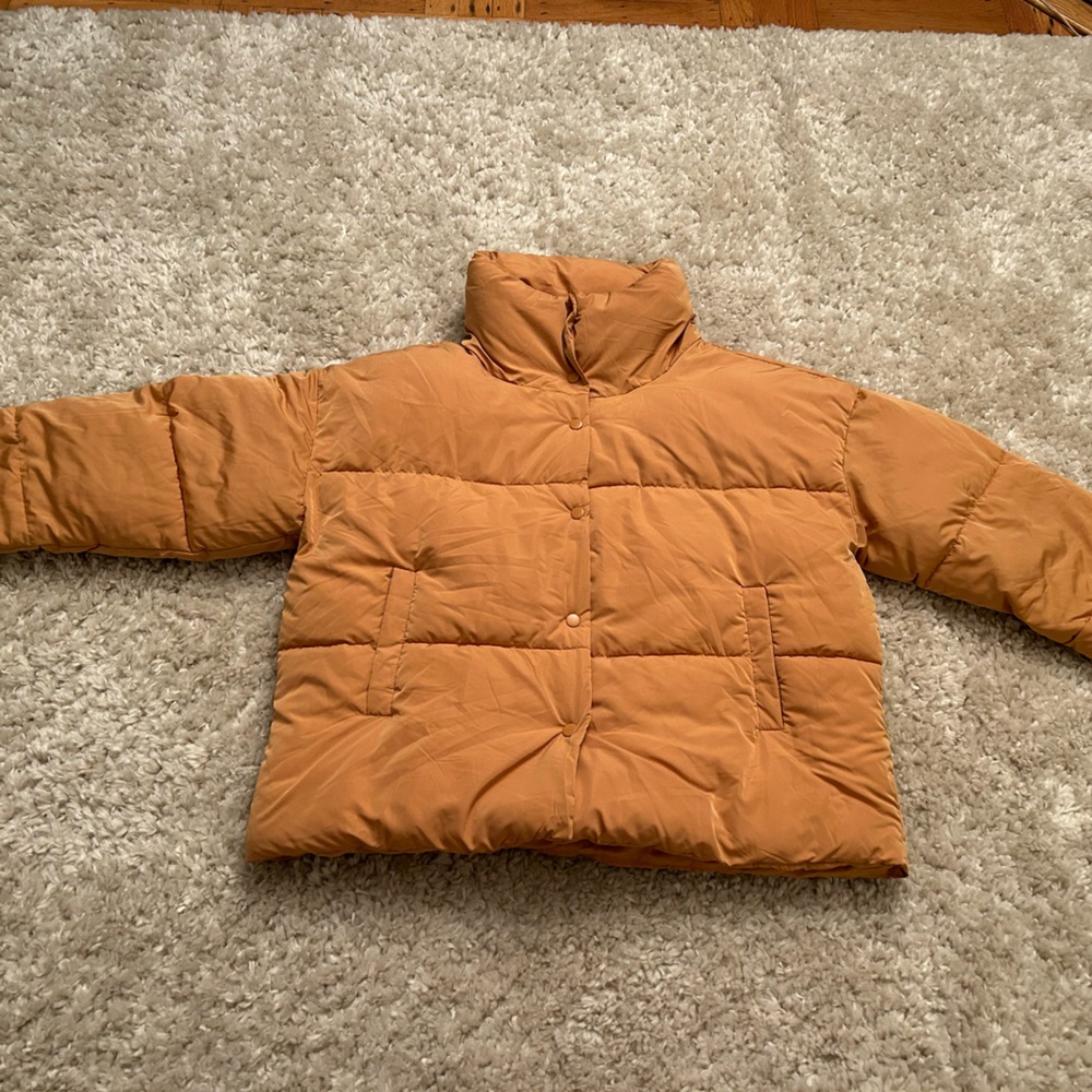 Free People- Never worn Burnt Orange puffer! Size Large!